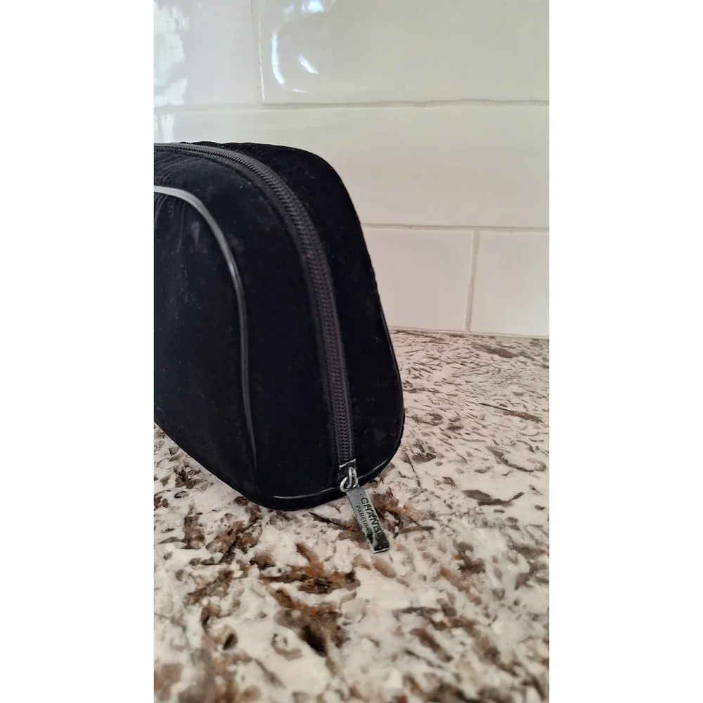 CHANEL Parfums Black Velvet Cosmetic Makeup‎ Bag